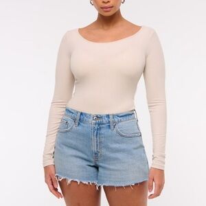 Abercrombie & Fitch Curve Love High Rise 90s Cutoff Short size 31